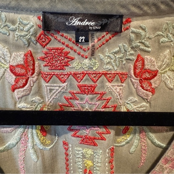 ANDREE BY UNIT Olive Embroidered Tunic - Picture 4 of 8
